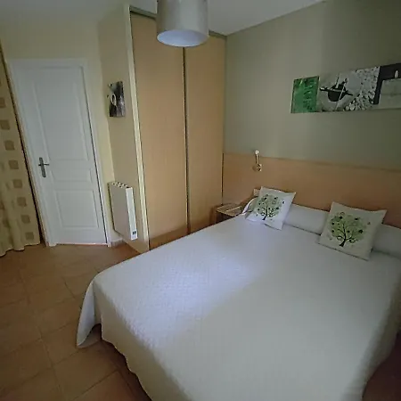 à En Ariège 09300 Hébergement de vacances